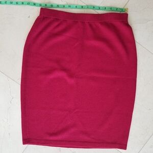 NWOT St. John Collection Santana Knit Pencil Skirt. Size 12.